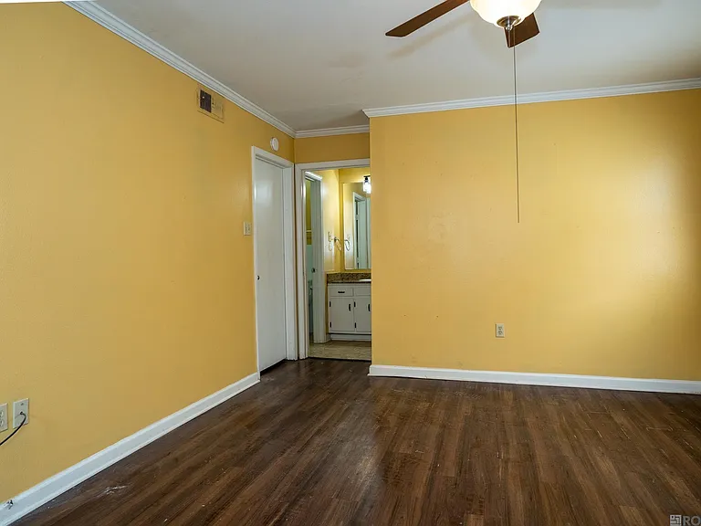 4630 Southpark Dr — Photo 16