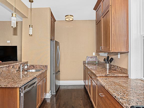 5th image of 5511 S University Ave #301