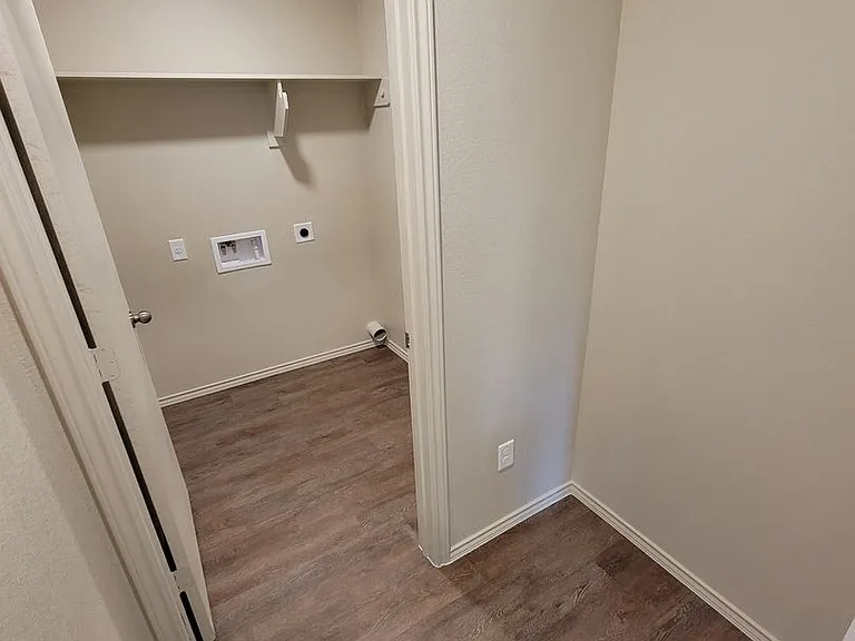2136 Heritage Ln — Photo 7