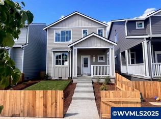 1225 Parkside Ave, Woodburn, OR 97071