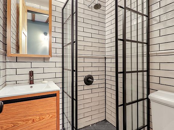 5th image of 167 Humboldt St #1L
