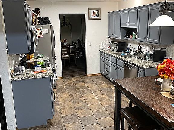 3rd image of 629 NE 18th St