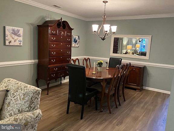5th image of 204 Carrington Ct