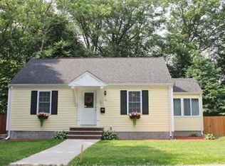 10 Webster Rd, Wakefield, MA 01880