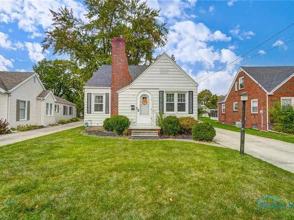 422 Hillside Dr, Rossford, OH 43460