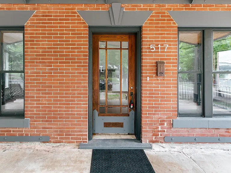 517 NW 31st St — Photo 3
