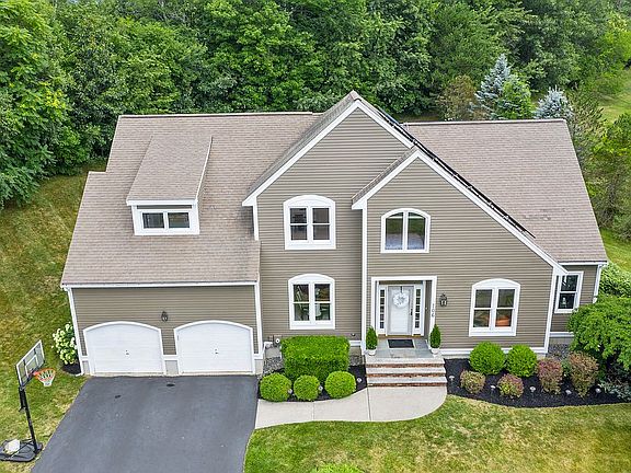 3rd image of 106 Weyland Cir