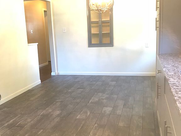2nd image of 46124 Oaklawn Dr