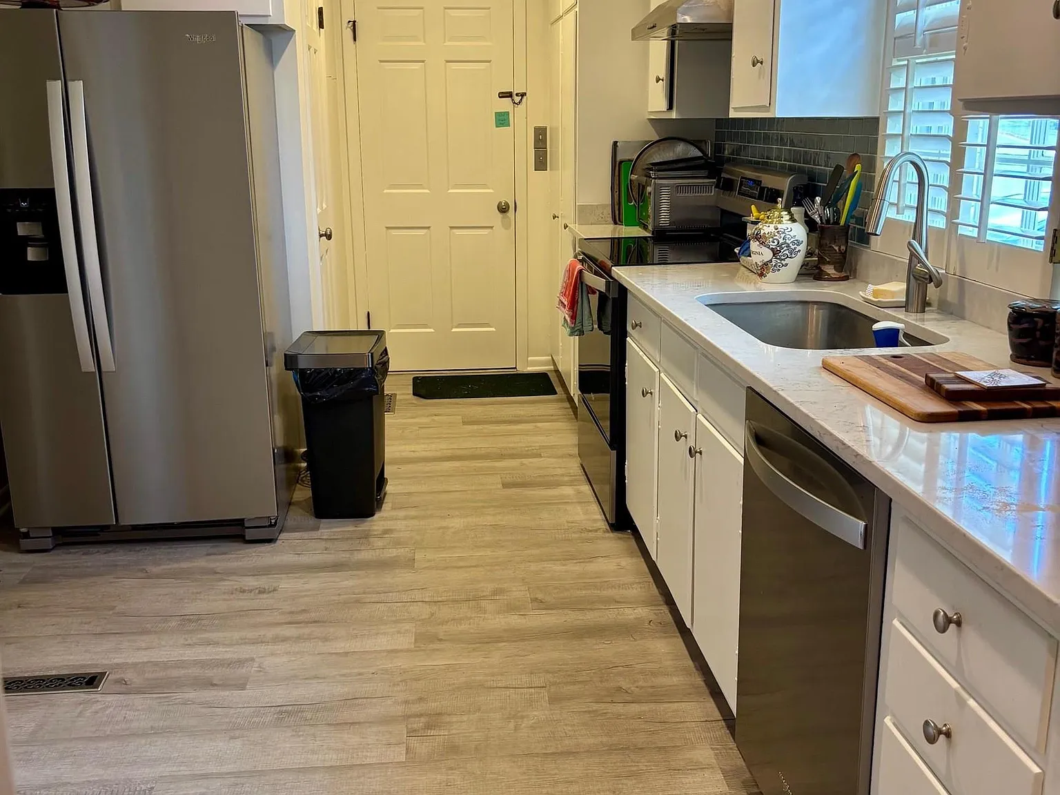 2 bed, 2.5 bath, 2021 sqft, $4,200 — Photo 4
