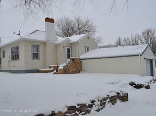 205 6th Ave W, Lemmon, SD 57638