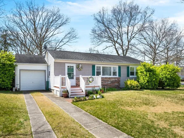 17 Linda Ln, Egg Harbor Township, NJ 08234