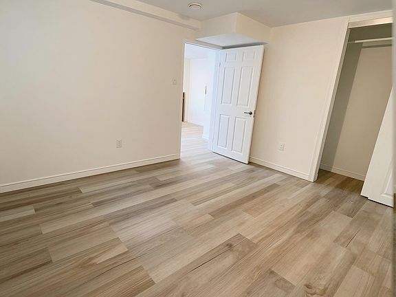 4th image of 313 Elgin St