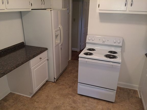 3rd image of 3619 Glenmoor Dr