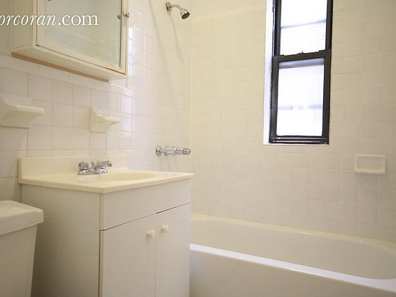 4th image of 2439 38th St #B7