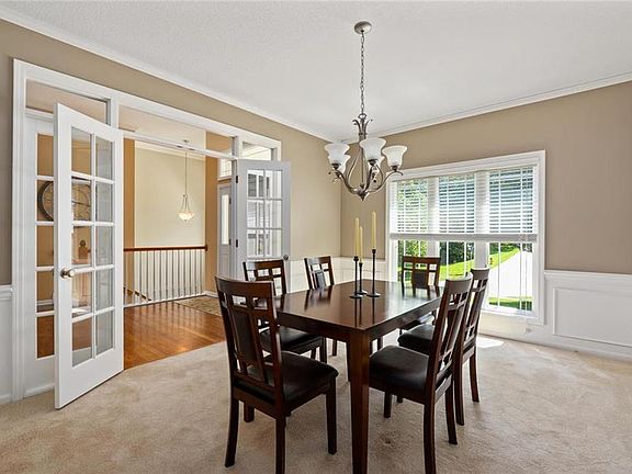 3rd image of 7650 Forest Park Dr