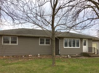 503 S 10th St, Altamont, IL 62411