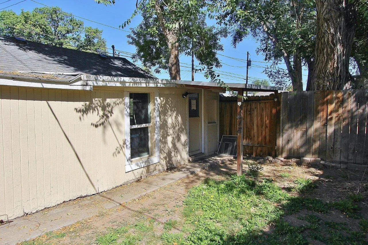 Studio, 300 sqft, $1,000 — Photo 2