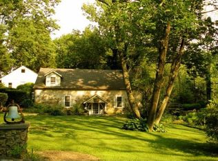 11 River Rd, Flanders, NJ 07836