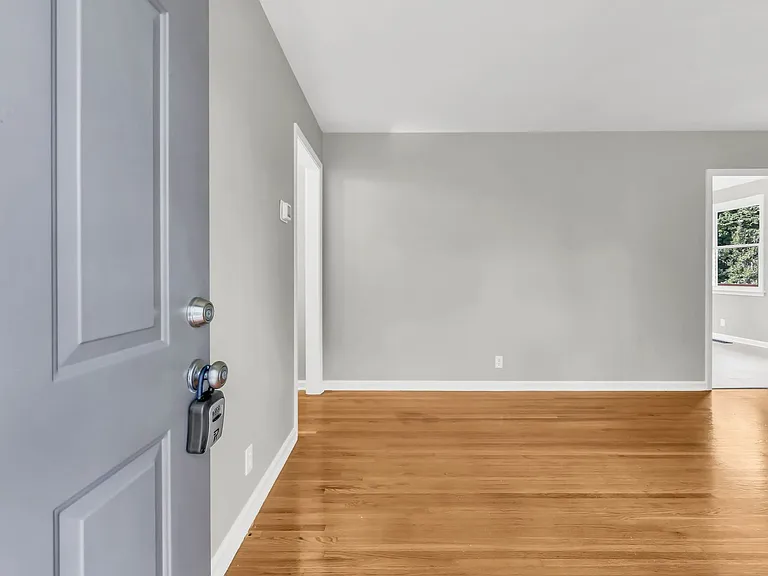 613 Channell Dr — Photo 4