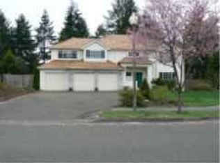 9203 NE Sea Ray Ct, Bainbridge Island, WA 98110