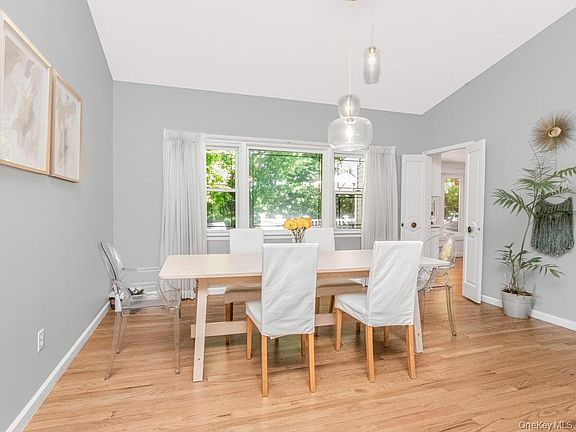 5th image of 36 Balmoral Crescent