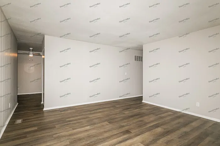 3 bed, 1.0 bath, 1181 sqft, $1,430 — Photo 3