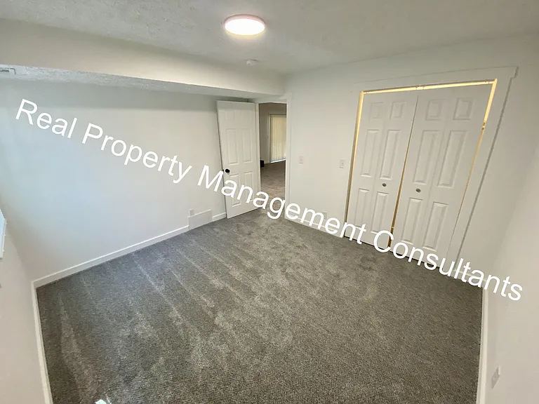 1001 Twin Oaks Ter — Photo 22