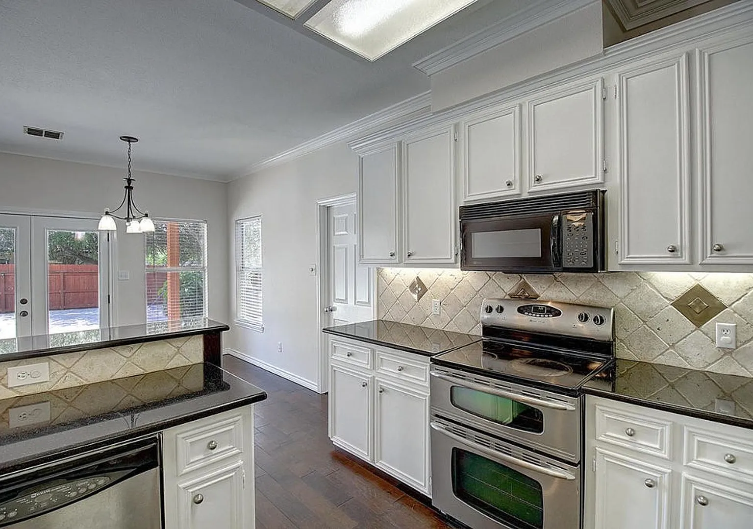 5101 Cavendish - 4/Bed 2.5/Bath - $2,995/month — Photo 4