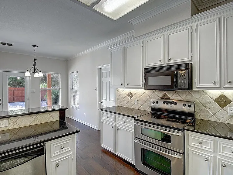 5101 Cavendish Dr — Photo 4