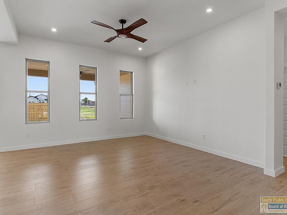 5th image of 3012 Eliseo Villarreal Ave