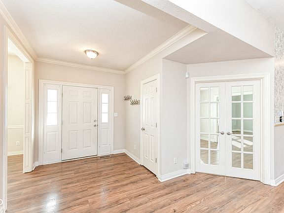 4th image of 7830 Indian Pointe Dr