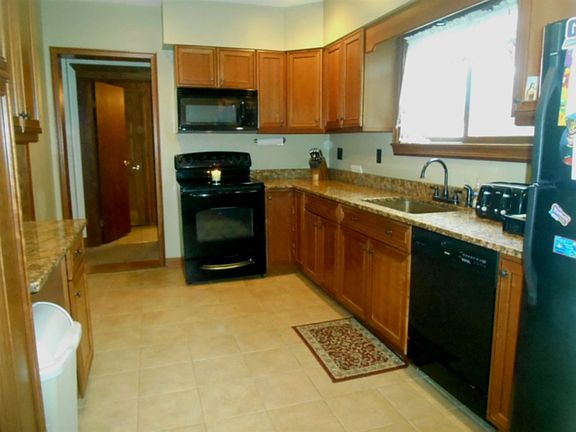 2nd image of 17 Cherry St