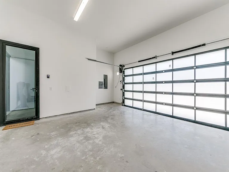 4434 Bonham St — Photo 10