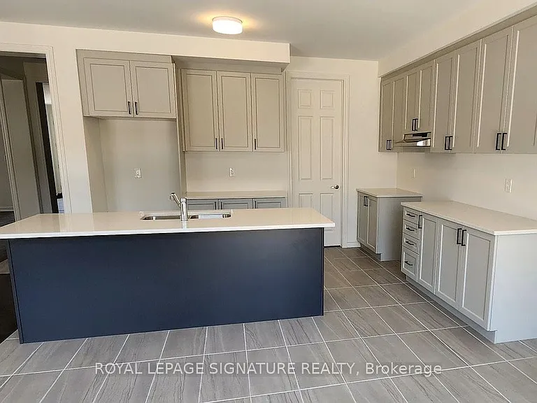 46 Sandhill Cres — Photo 1