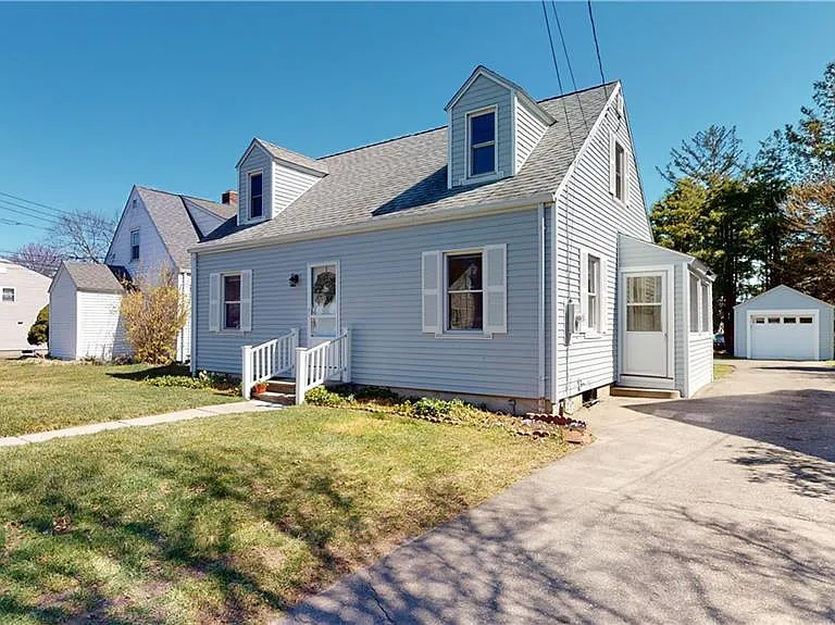 362 Oakwood Ave — Photo 2