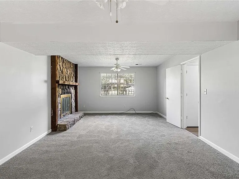 7055 Hania Dr — Photo 23