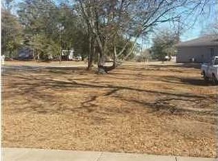 582 Roslyn Dr, Mobile, AL 36608
