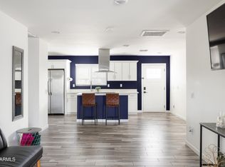 2318 W PINCHOT Avenue, Phoenix, AZ 85015