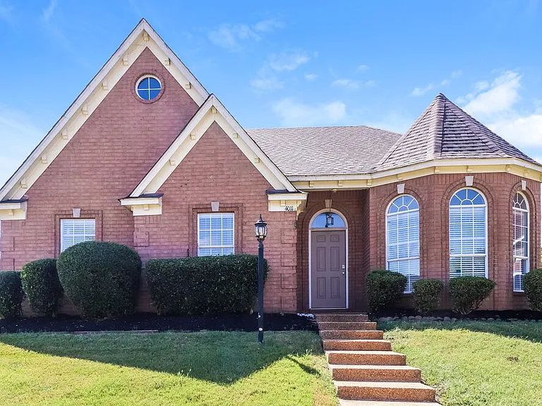 4011 Chesapeake Way — Photo 1