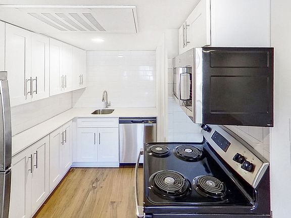 3rd image of 907 N Beacon St #S1