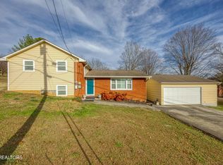 2000 Shangri La Dr, Knoxville, TN 37914