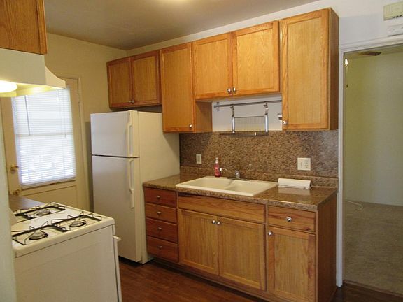 2nd image of 534 E Palm Ave