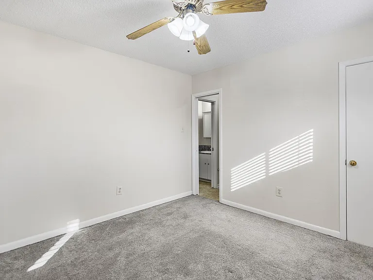 901 Raguet St — Photo 9