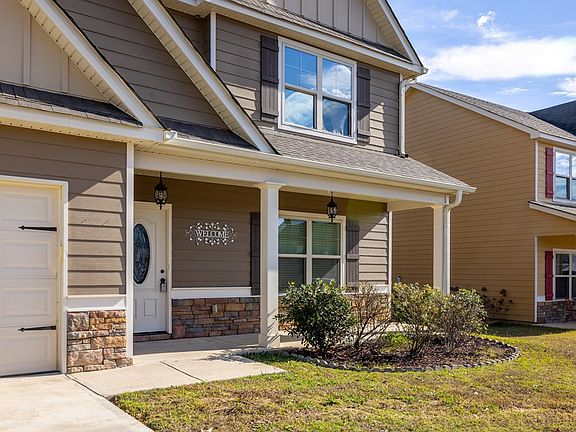 5th image of 45 New Castle Dr