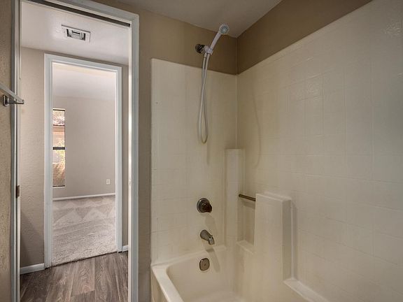 4th image of 3228 W Glendale Ave APT 119