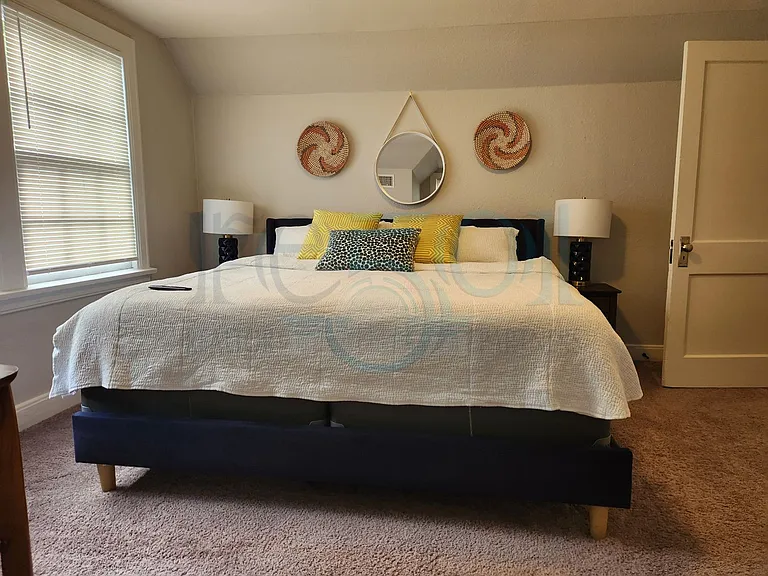 300 S Valentine St #1 — Photo 16