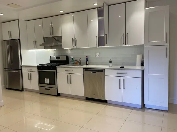 65-50 Wetherole St #1T, Rego Park, NY 11374