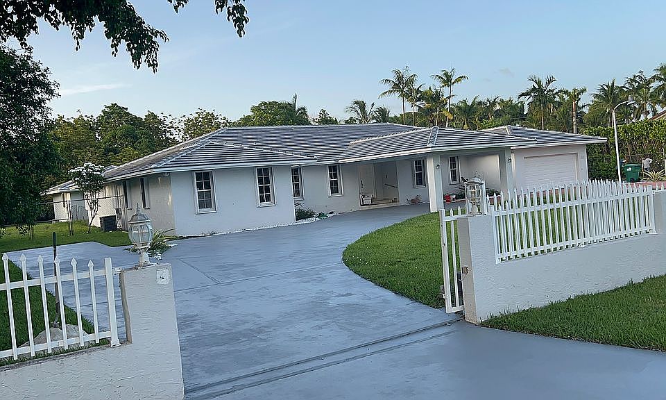 2nd image of 9957 SW 58th St
