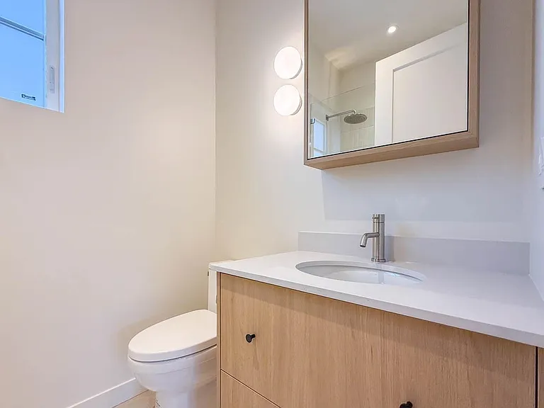 3038 Vine St — Photo 31