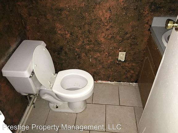 4th image of 4806 NW Lindy Ave
